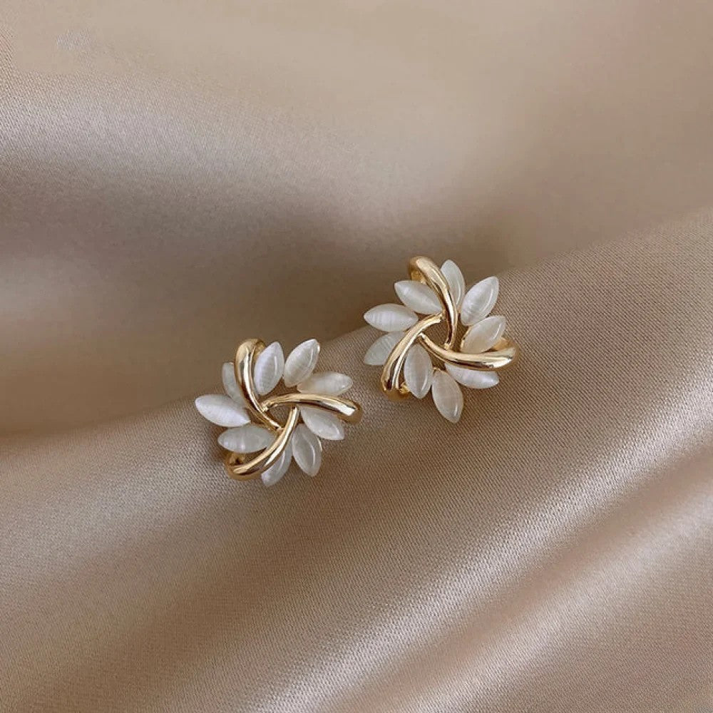 Elegant Gold Earrings with Exquisite Opal Flower Designs